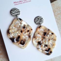 Picture of Ornament-Ohrstecker - Rhombusform aus Resin - beige brown